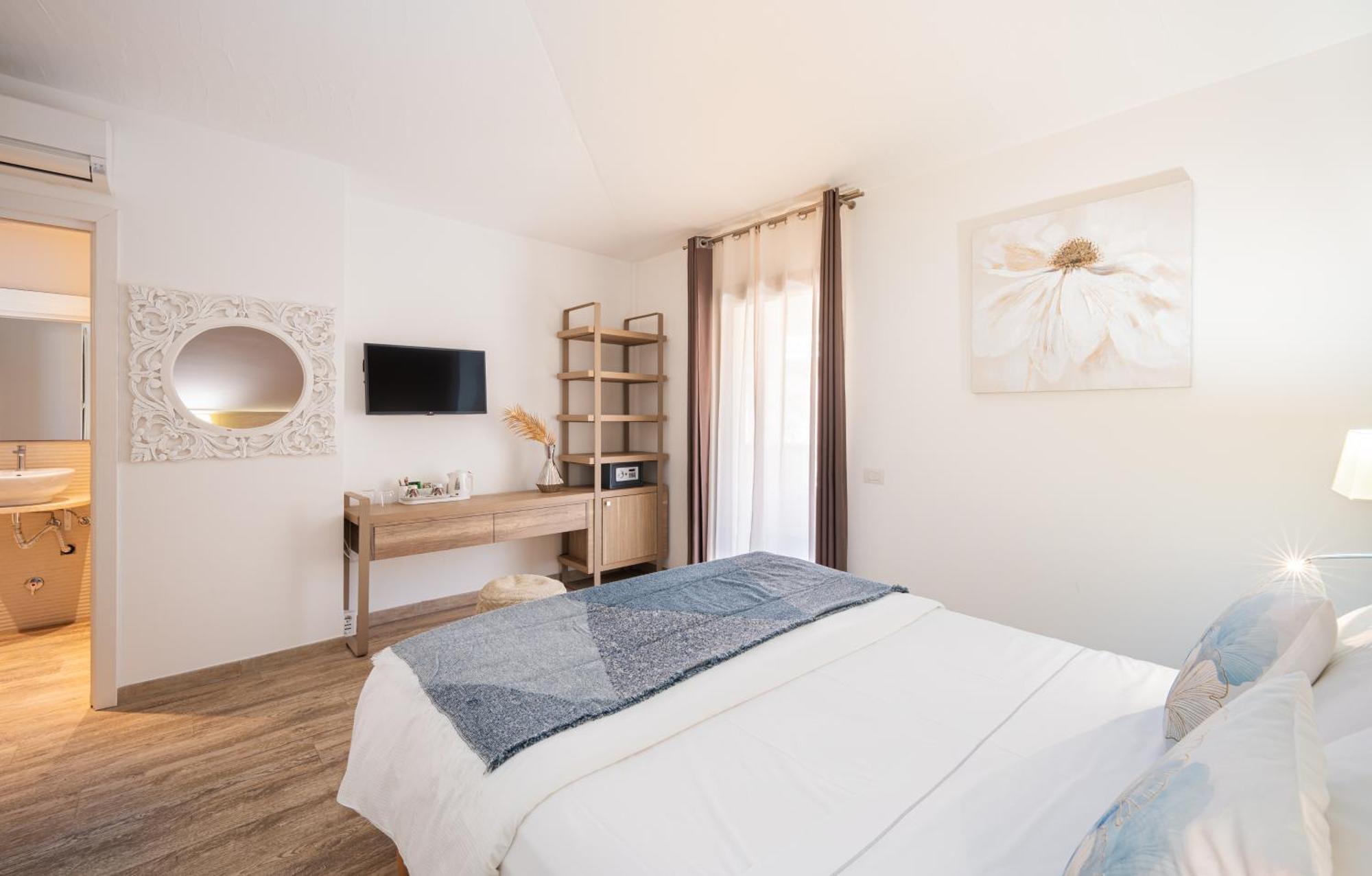 Suimi'S Hotel Villasimius Kültér fotó